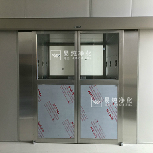感應型雙開移門貨淋室，自動開啟和關閉